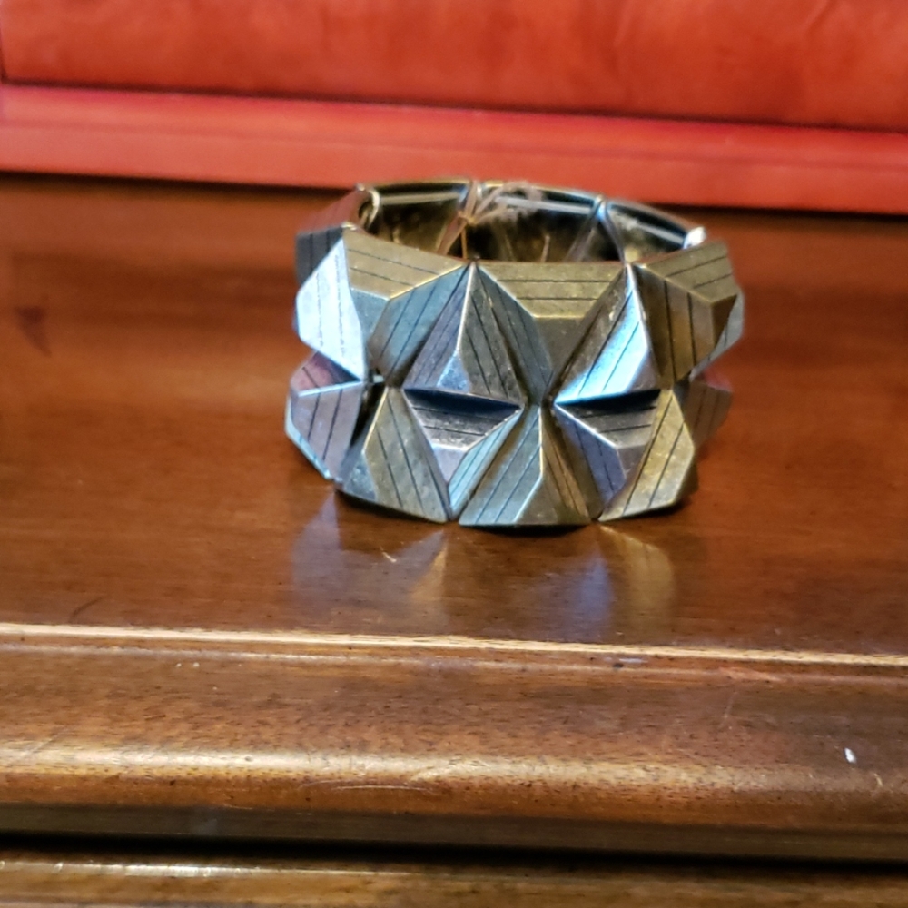 Funky deco style stretch bracelet